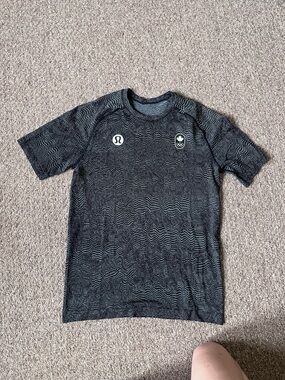 Lululemon Team Canada Olympics Metal Vent Tee